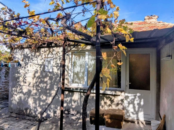 Къща в Варна, Колхозен пазар - 40 кв.м за 3000 €/кв.м - Снимка #1