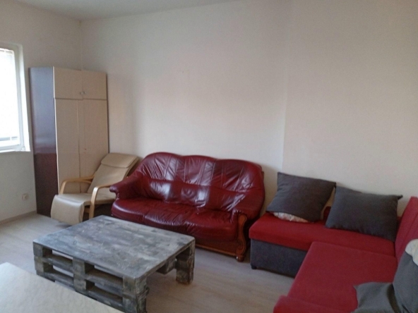 Дава се под наем Тристаен апартамент в София, Център - 75 кв.м за 698.19 € - Снимка #1