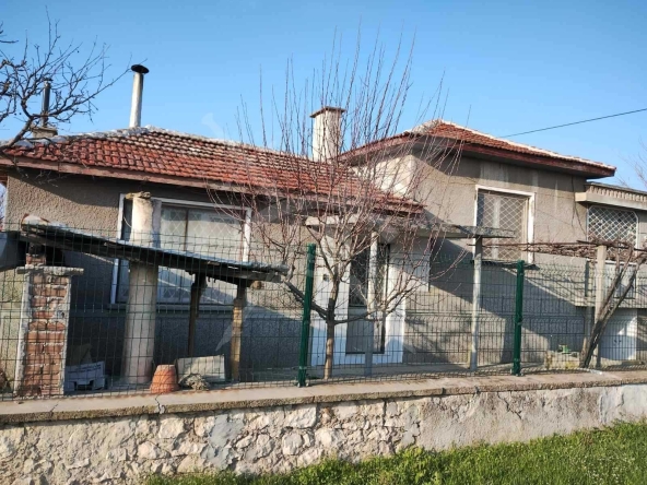 Къща в с. Шишманци, Област Пловдив - 100 кв.м за 600 €/кв.м - Снимка #1