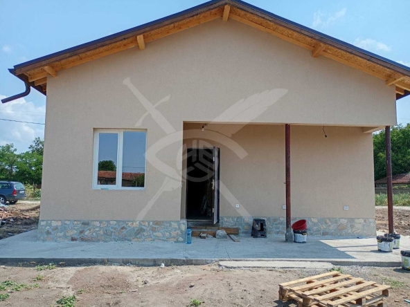 Къща в с. Главатар, Област Пловдив - 1114 кв.м за 58 €/кв.м - Снимка #1
