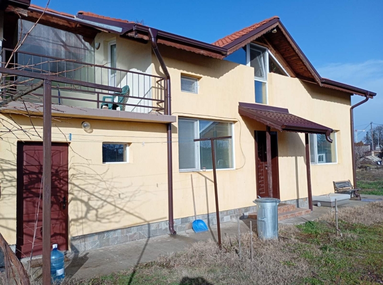 Дава се под наем Къща в София, Център - 130 кв.м за 698.19 € - Снимка #1