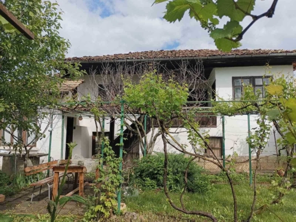 Къща в с. Кардам, Област Търговище - 100 кв.м за 230 €/кв.м - Снимка #1