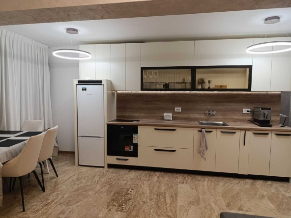 Тристаен апартамент в Хасково, Овчарски - 84 кв.м за 972 €/кв.м - Снимка #1