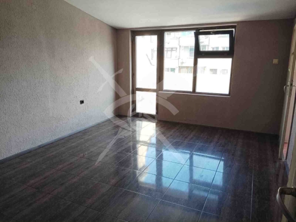 Тристаен апартамент в Бургас, Възраждане - 80 кв.м за 995 €/кв.м - Снимка #1