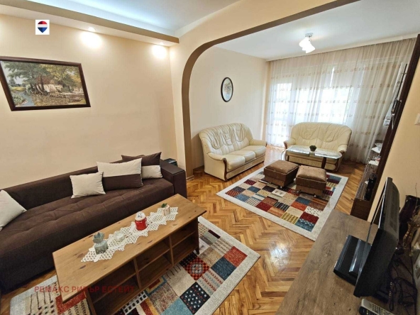Тристаен апартамент в Русе, Възраждане - 86 кв.м за 1067 €/кв.м - Снимка #1