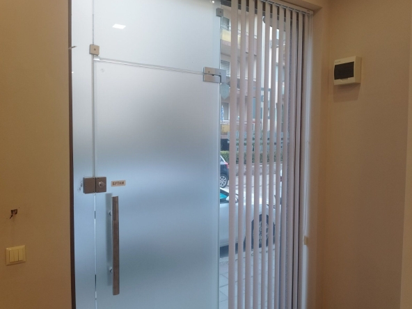 Дава се под наем Офис в Благоевград, Идеален център - 19 кв.м за 178.5 € - Снимка #1