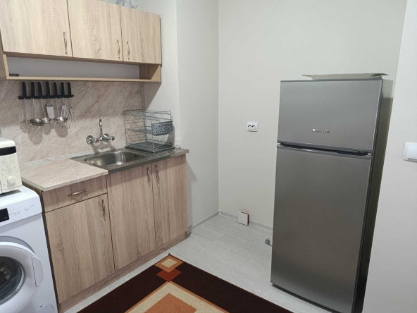 Дава се под наем Тристаен апартамент в Димитровград - 70 кв.м за 178.5 € - Снимка #1