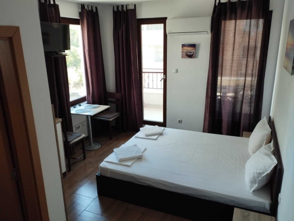 Дава се под наем Едностаен апартамент в Бургас, Лазур - 40 кв.м за 175 € - Снимка #1