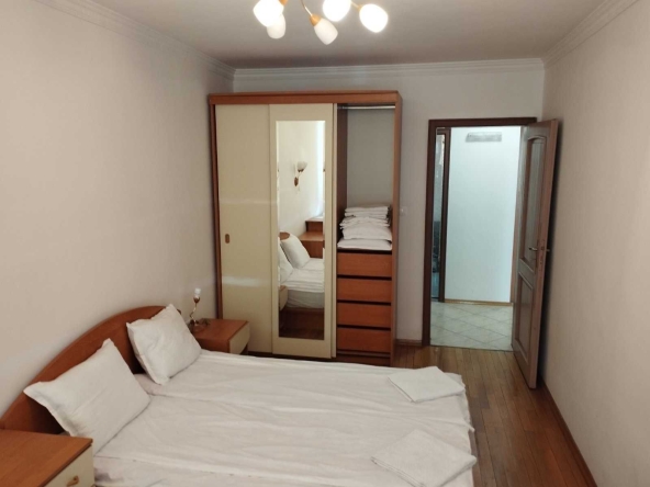 Дава се под наем Едностаен апартамент в Бургас, Лазур - 60 кв.м за 400 € - Снимка #1