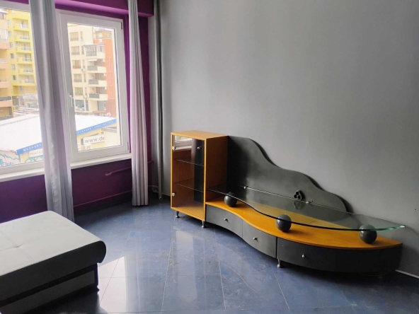 Дава се под наем Двустаен апартамент в София, Борово - 70 кв.м за 700 € - Снимка #1