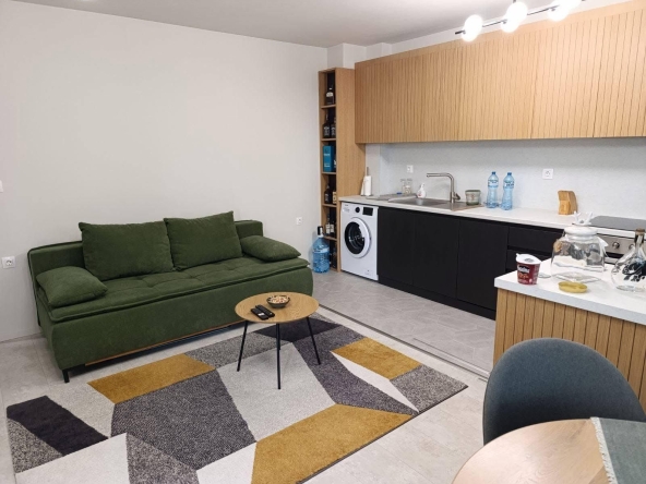 Дава се под наем Двустаен апартамент в Пловдив, Тракия - 60 кв.м за 540 € - Снимка #1
