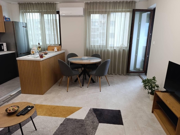 Дава се под наем Двустаен апартамент в Пловдив, Тракия - 60 кв.м за 575 € - Снимка #1