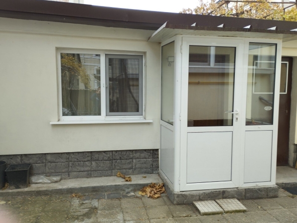 Дава се под наем Едностаен апартамент в Пловдив, Център - 12 кв.м за 193.8 € - Снимка #1