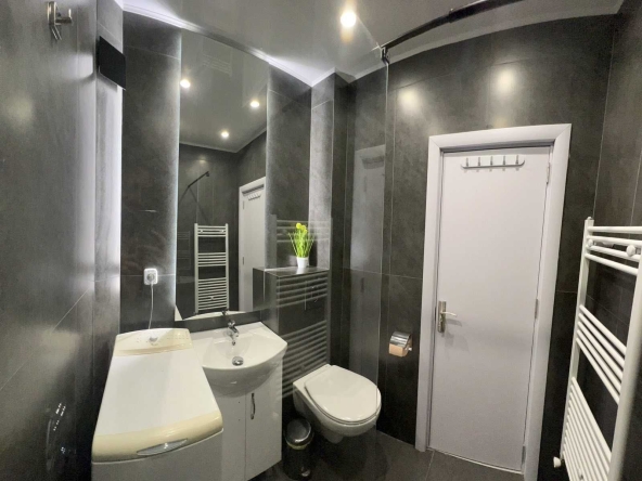 Дава се под наем Тристаен апартамент в Бургас, Лазур - 85 кв.м за 750 € - Снимка #1