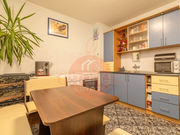 Тристаен апартамент в София, Обеля 1 - 89 кв.м за 1967 €/кв.м - Снимка #1