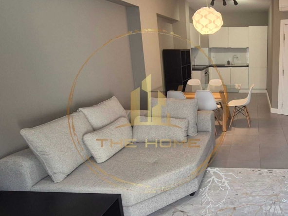 Дава се под наем Тристаен апартамент в Варна, Център - 100 кв.м за 980 € - Снимка #1