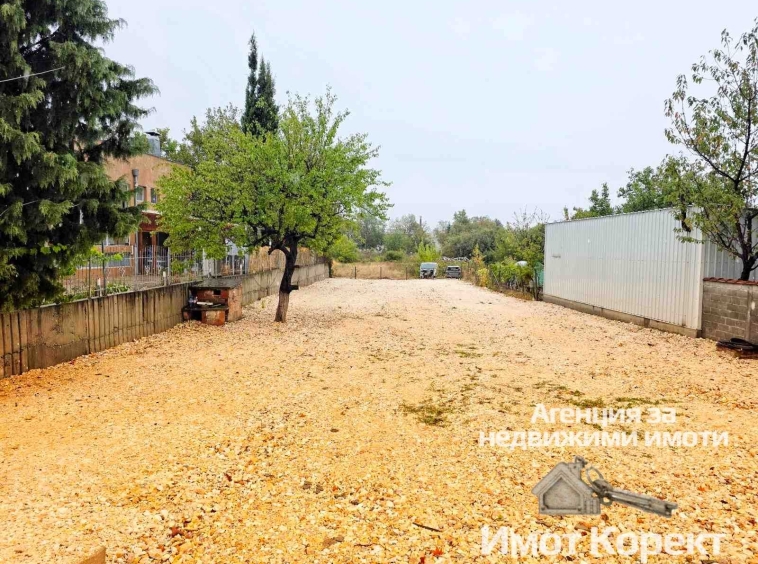 Дава се под наем Парцел в Асеновград - 750 кв.м за 612 € - Снимка #1