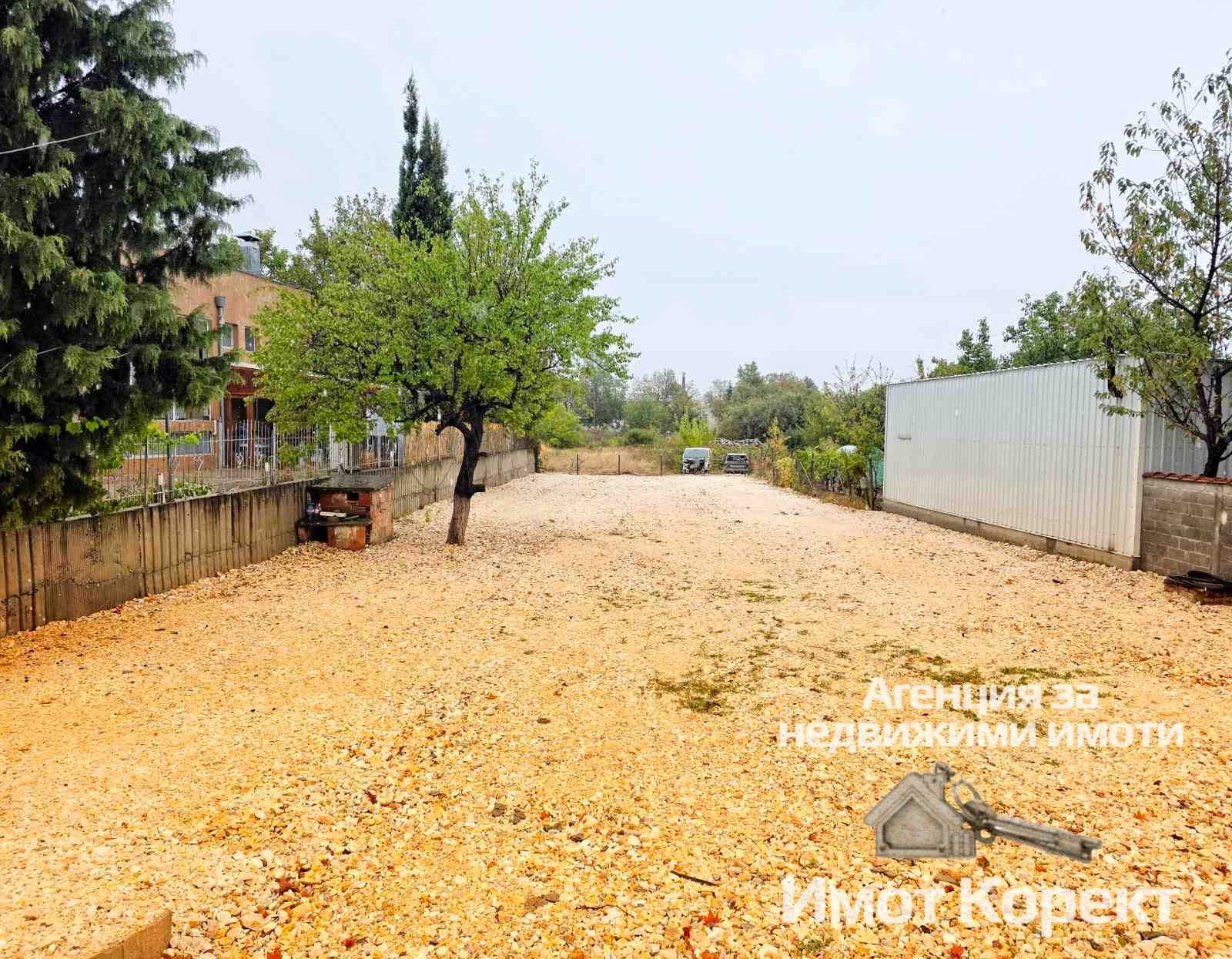 Дава се под наем Парцел в Асеновград - 750 кв.м за 612 € - Снимка #1