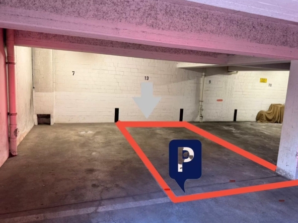 Дава се под наем Гараж / Паркомясто в Пазарджик, Идеален център - 16 кв.м за 64.77 € - Снимка #1