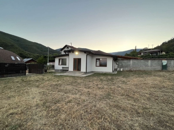 Къща в с. Горна Брезница, Област Благоевград - 63 кв.м за 921 €/кв.м - Снимка #1