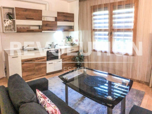 Дава се под наем Двустаен апартамент в Варна, Бриз - 60 кв.м за 425 € - Снимка #1