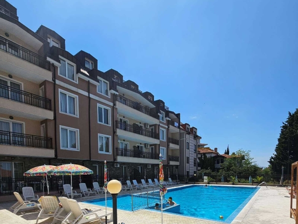 Дава се под наем Тристаен апартамент в к.к. Слънчев бряг - 80 кв.м за 450 € - Снимка #1