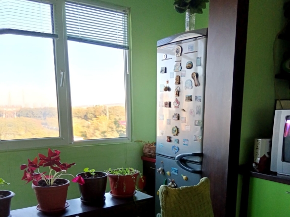 Тристаен апартамент в Русе, Възраждане - 77 кв.м за 702 €/кв.м - Снимка #1