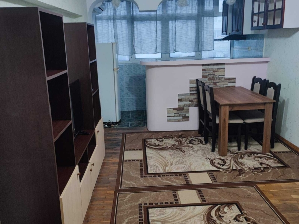 Дава се под наем Двустаен апартамент в Бургас, Лазур - 55 кв.м за 325 € - Снимка #1