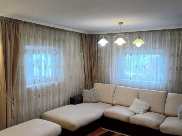 Дава се под наем Тристаен апартамент в Пловдив, Христо Смирненски - 90 кв.м за 600 € - Снимка #1