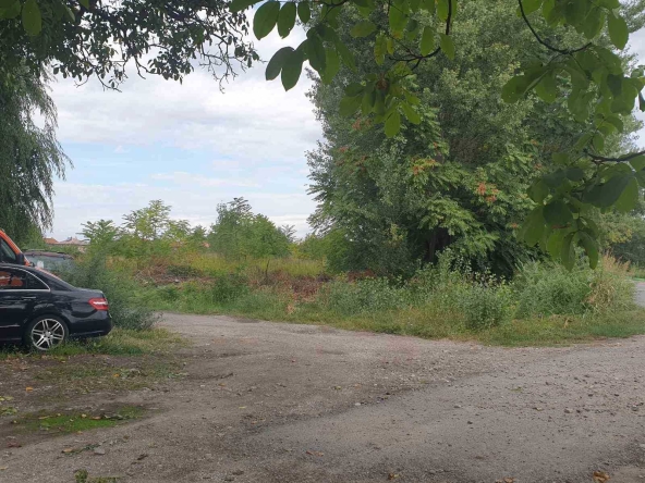 Парцел в Пловдив, Въстанически - 1860 кв.м за 41 €/кв.м - Снимка #1