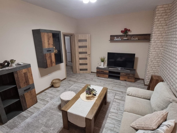 Дава се под наем Четиристаен апартамент в к.к. Слънчев ден - 93 кв.м за 612 € - Снимка #1