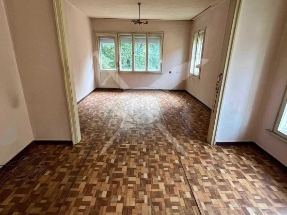 Етаж от къща в Асеновград - 100 кв.м за 1451 €/кв.м - Снимка #1