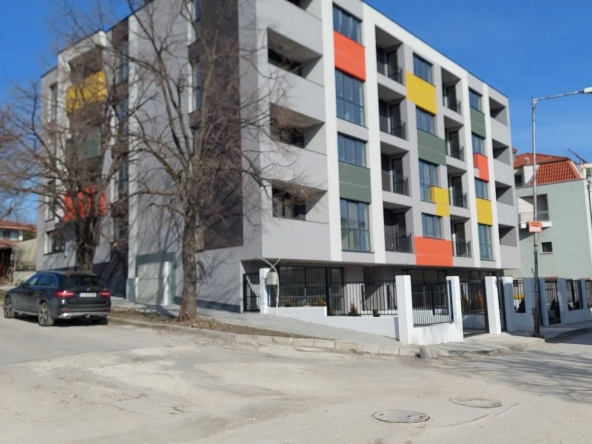 Дава се под наем Тристаен апартамент в Шумен, Пазара - 70 кв.м за 382.5 € - Снимка #1