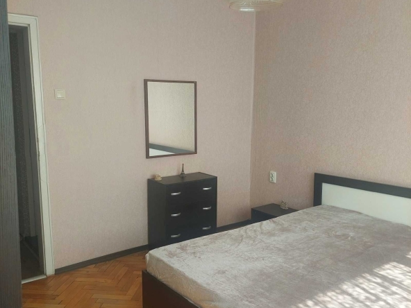 Дава се под наем Тристаен апартамент в София, Лозенец - 75 кв.м за 650 € - Снимка #1