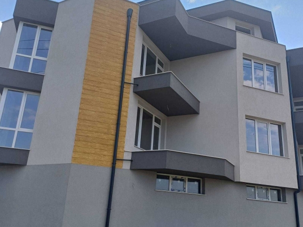 Дава се под наем Двустаен апартамент в Благоевград, Втора промишлена зона - 55 кв.м за 255 € - Снимка #1