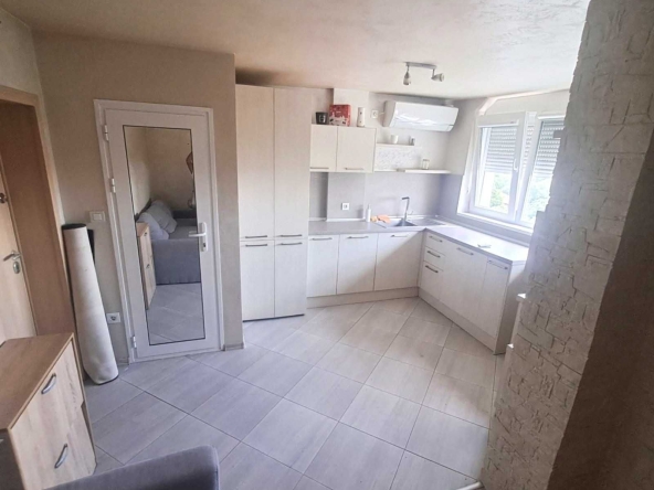 Ателие в Русе, Хъшове - 23 кв.м за 1300 €/кв.м - Снимка #1