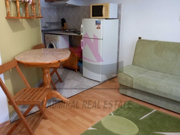 Дава се под наем Двустаен апартамент в Варна, Колхозен пазар - 45 кв.м за 378 € - Снимка #1