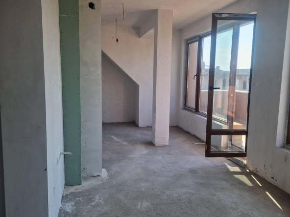 Тристаен апартамент в Пловдив, Център - 99 кв.м за 1920 €/кв.м - Снимка #1