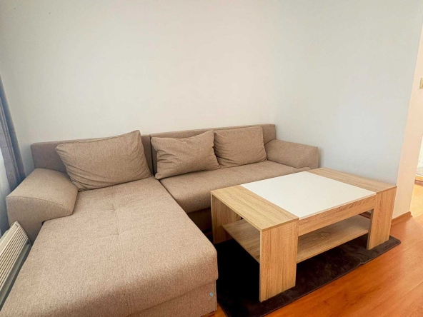 Дава се под наем Тристаен апартамент в Банско - 100 кв.м за 400 € - Снимка #1