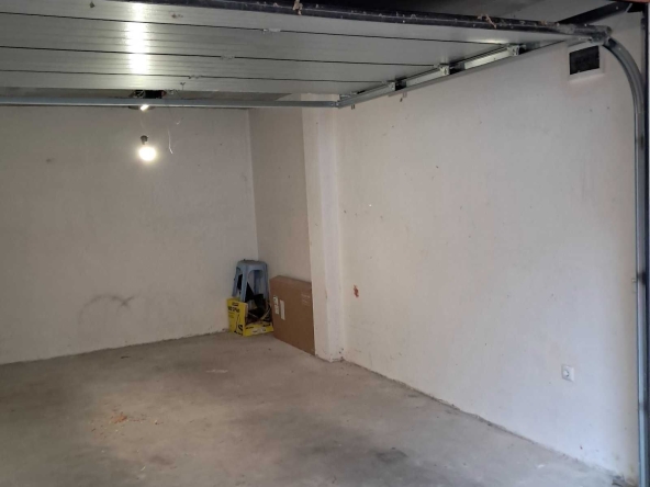 Дава се под наем Гараж / Паркомясто в Варна, Левски - 22 кв.м за 153 € - Снимка #1