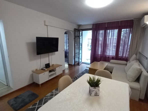 Дава се под наем Двустаен апартамент в Варна, Център - 80 кв.м за 458.49 € - Снимка #1