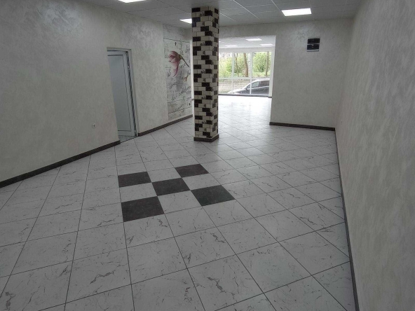 Дава се под наем Магазин в Велико Търново, Център - 100 кв.м за 510 € - Снимка #1