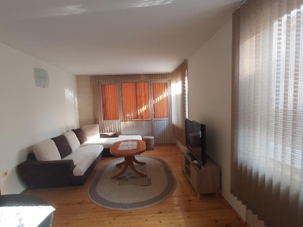 Дава се под наем Етаж от къща в Пловдив, Каменица 1 - 110 кв.м за 663 € - Снимка #1