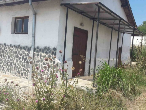 Промишлена сграда в с. Боровец, Област Кюстендил - 8100 кв.м за 21 €/кв.м - Снимка #1