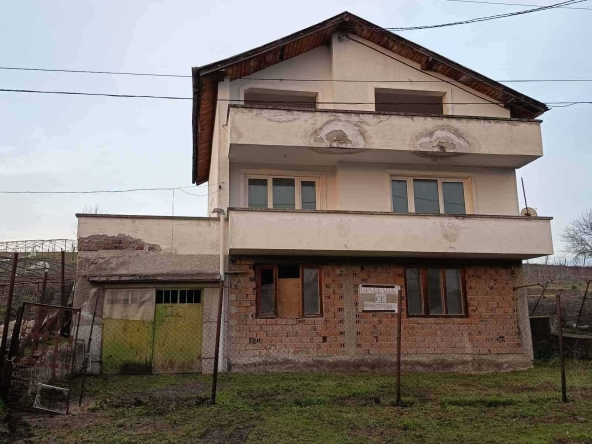 Къща в с. Въгларово, Област Хасково - 10440 кв.м за 4 €/кв.м - Снимка #1