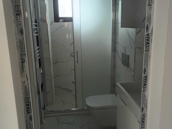 Дава се под наем Тристаен апартамент в Казанлък - 85 кв.м за 151980 € - Снимка #1