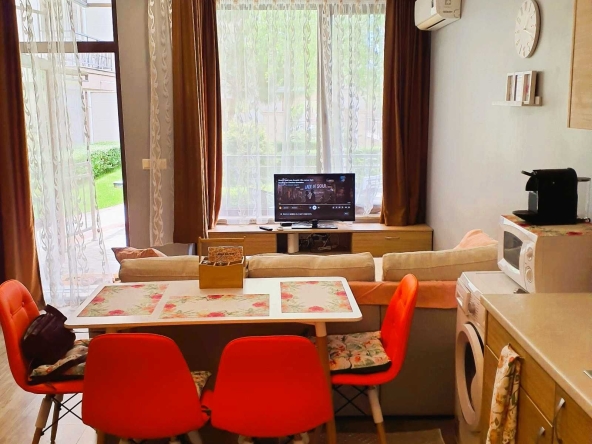 Дава се под наем Едностаен апартамент в Свети Влас - 37 кв.м за 39.78 € - Снимка #1