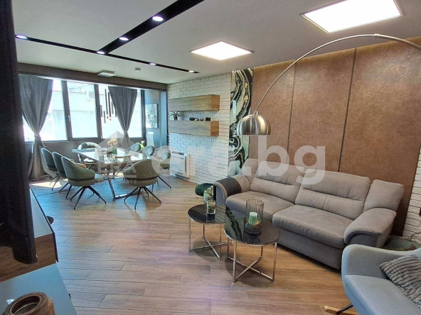 Четиристаен апартамент в Варна, Център - 123 кв.м за 2846 €/кв.м - Снимка #1