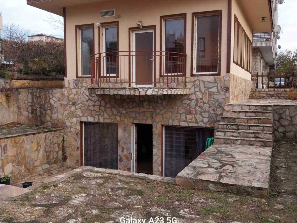 Дава се под наем Заведение в Варна, Възраждане 2 - 150 кв.м за 204 € - Снимка #1