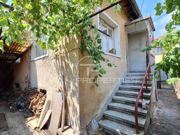 Къща в Пловдив, Тракия - 75 кв.м за 1667 €/кв.м - Снимка #1